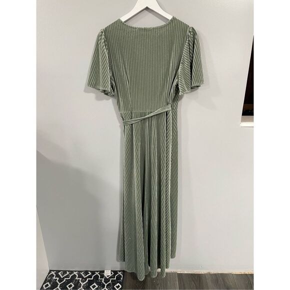 Simplee Womens Medium Boho Velvet Maxi Wrap Tie Dress Flowy NWT V Neck - Picture 7 of 7